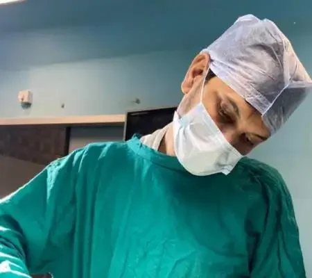 Dr. Anil Kumar Kaler - Best Plastic Surgeon In Delhi - Performing Surgery at Vanya Clinic, Delhi