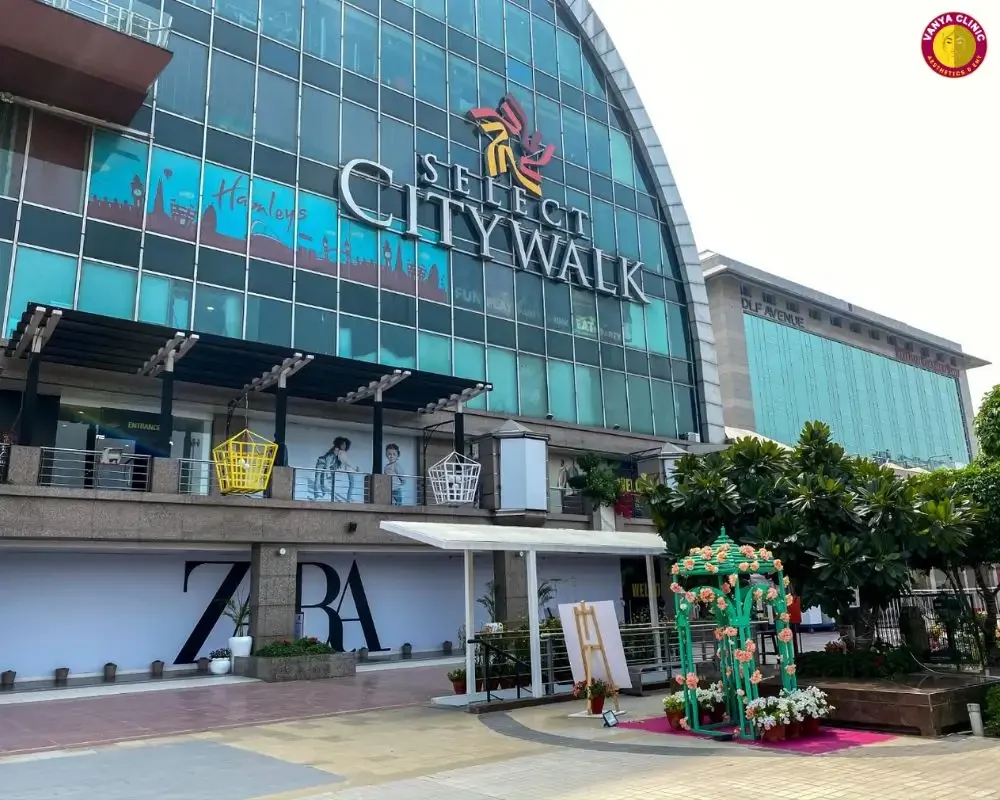 Select City Walk Mall in Saket in New Delhi - Biggest Attraction in Saket